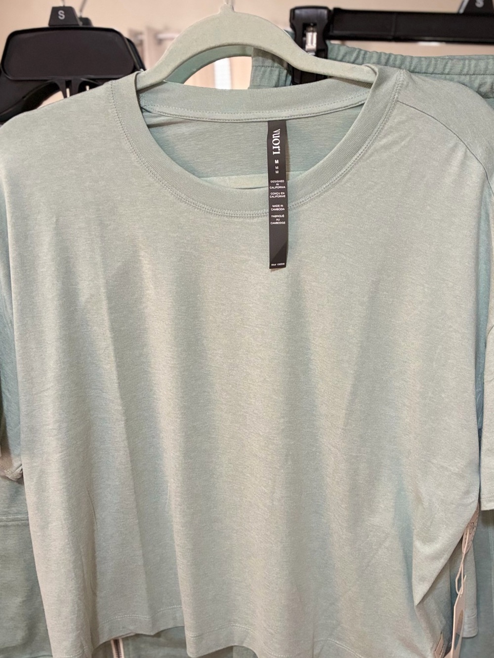 Vuori Sage Green Short Sleeve Crew T-Shirt med